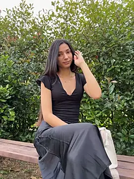 Snapshot of _MiaQueen_ chatting on May 31, 3:19 pm MiaQueen online show from May 31, 3:19 pm