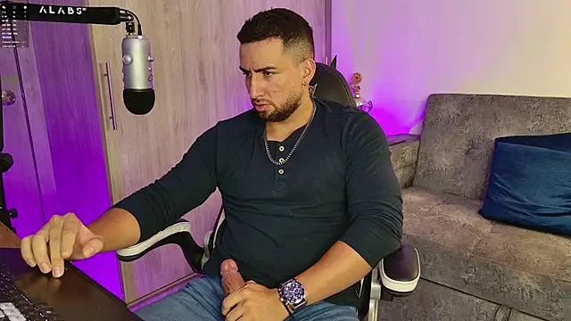 Snapshot of mr_david_cox chatting on February 15, 1:05 pm mr david cox online show from February 15, 1:05 pm