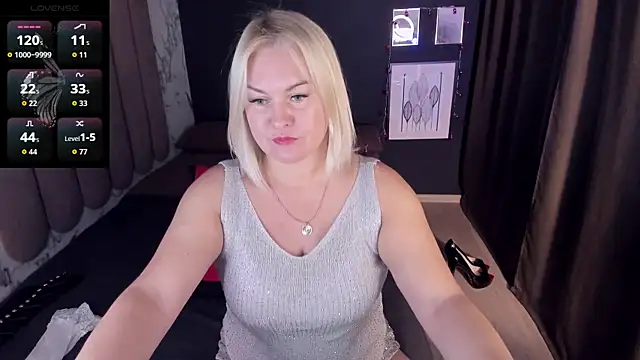 YolandaKiss online show from October 23, 4:45 am