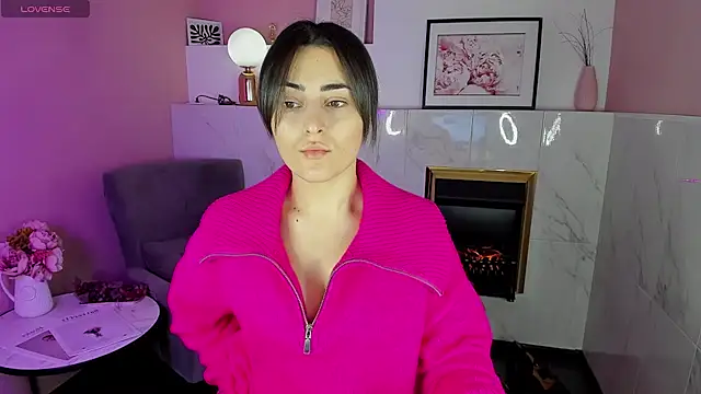 KylieMellow online show from February 4, 5:21 am