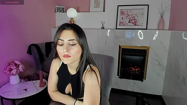 KylieMellow online show from February 4, 8:24 am