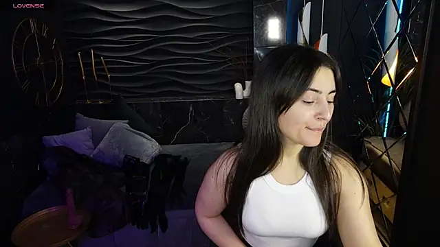 KylieMellow online show from February 7, 5:52 am