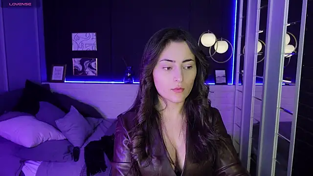 KylieMellow online show from February 11, 5:47 am