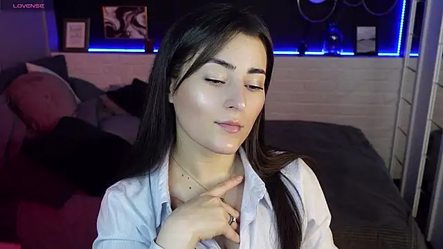 KylieMellow online show from February 28, 8:53 am