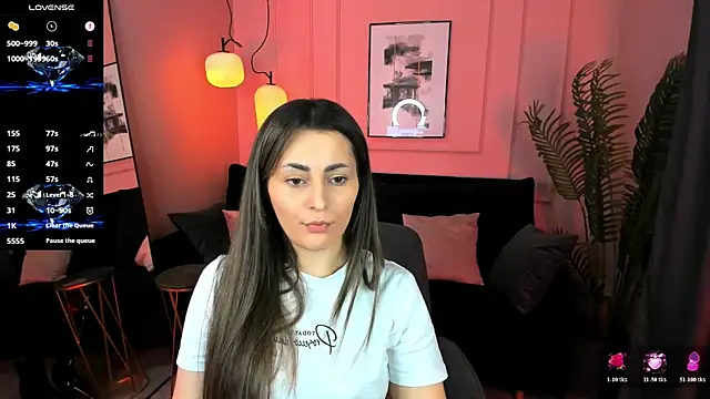 Snapshot of KylieMellow chatting on June 3, 1:36 pm KylieMellow online show from June 3, 1:36 pm