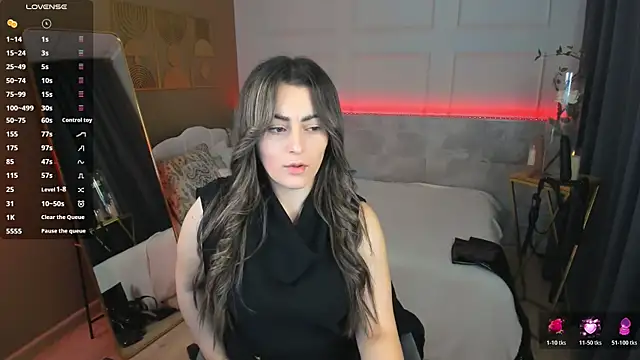 Snapshot of KylieMellow chatting on June 14, 5:31 am KylieMellow online show from June 14, 5:31 am