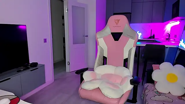 wow lovie online show from February 12, 4:40 am