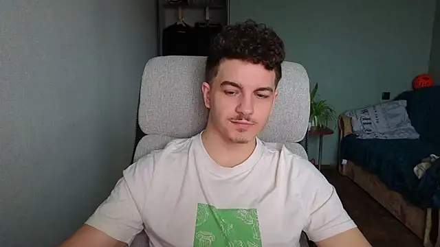 Remy Miles online show from December 1, 10:09 am