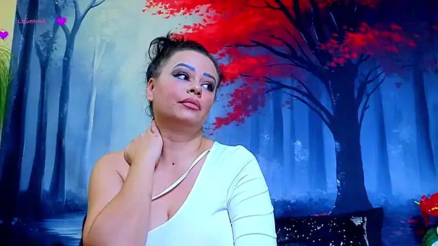 ElizabethEven online show from November 2, 10:45 pm