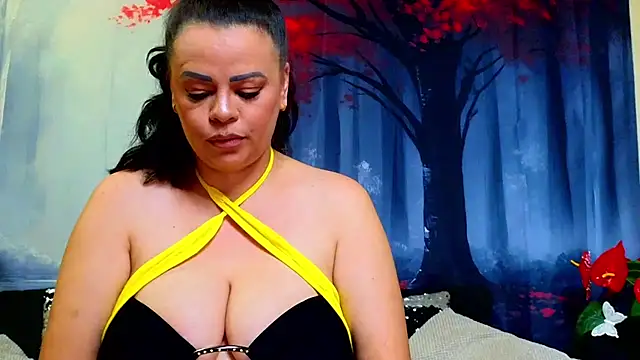 ElizabethEven online show from December 2, 11:56 pm