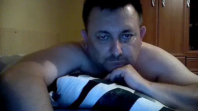 Snapshot of Novy73 chatting on September 21, 8:43 pm Novy73 online show from September 21, 8:43 pm