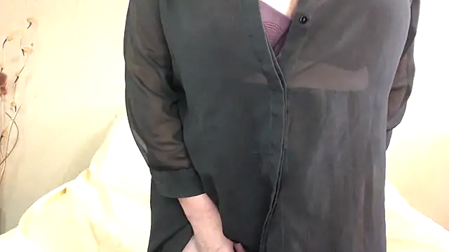 Snapshot of Milf4love50 chatting on March 19, 9:28 am Milf4love50 online show from March 19, 9:28 am