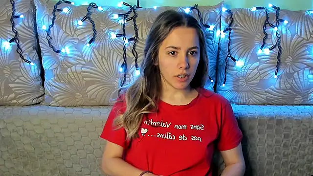 MaggieCake online show from December 20, 4:41 am