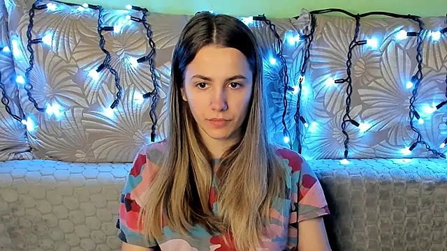 MaggieCake online show from February 1, 3:27 am