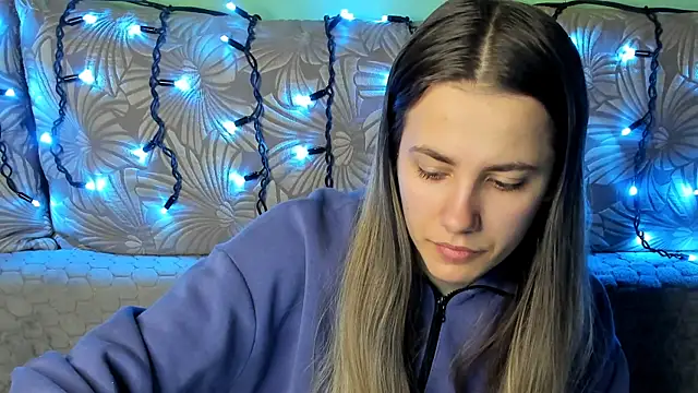 MaggieCake online show from February 8, 3:32 am