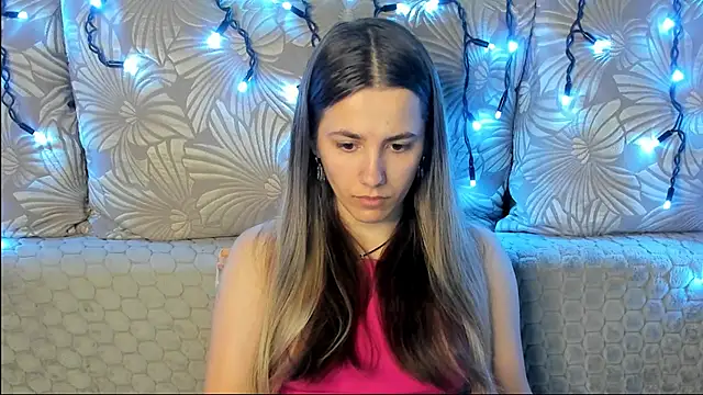 Snapshot of MaggieCake chatting on June 1, 3:08 am MaggieCake online show from June 1, 3:08 am