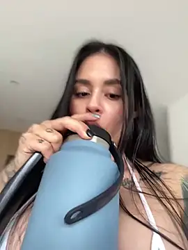 LaraHenao online show from January 30, 12:59 pm