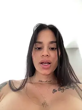 LaraHenao online show from February 11, 4:13 pm