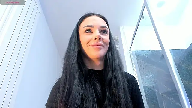 Snapshot of realhotfallingdevil chatting on September 26, 9:02 am realhotfallingdevil online show from September 26, 9:02 am