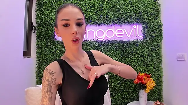 realhotfallingdevil online show from November 18, 6:07 am