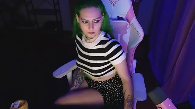 Snapshot of Ginger_Stay chatting on May 23, 8:35 pm Ginger Stay online show from May 23, 8:35 pm