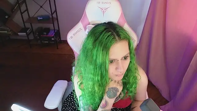 Snapshot of Ginger_Stay chatting on June 14, 12:29 pm Ginger Stay online show from June 14, 12:29 pm