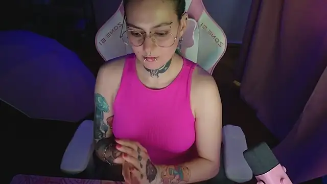 Snapshot of Ginger_Stay chatting on June 17, 1:34 pm Ginger Stay online show from June 17, 1:34 pm