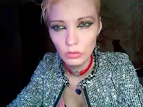 WildMissNiks online show from January 29, 1:49 pm