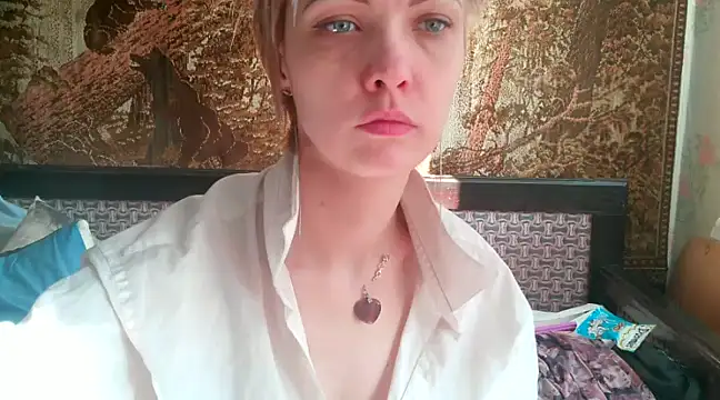 WildMissNiks online show from February 13, 7:56 am