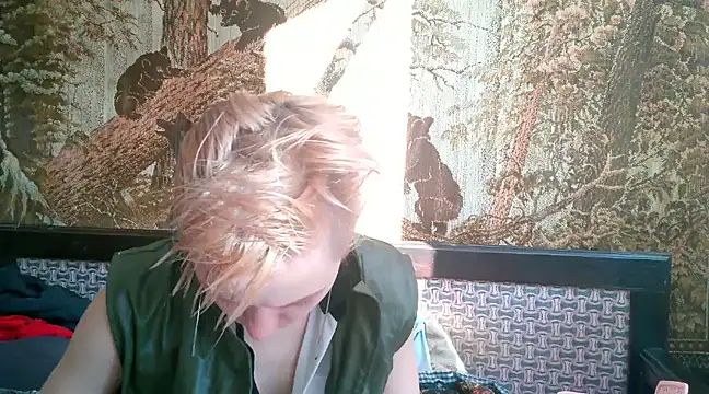 WildMissNiks online show from February 18, 7:43 am