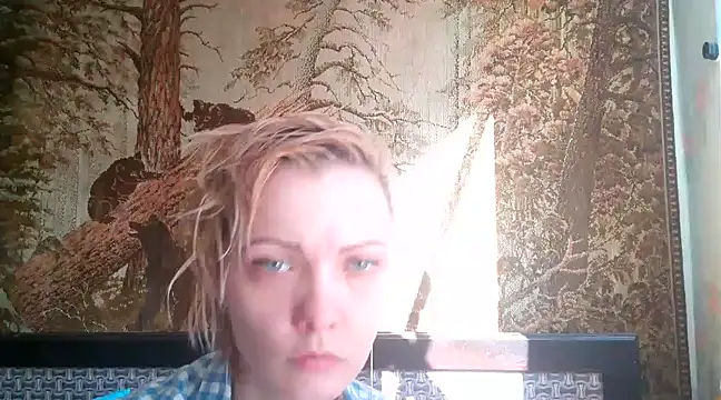 WildMissNiks online show from March 8, 8:33 am