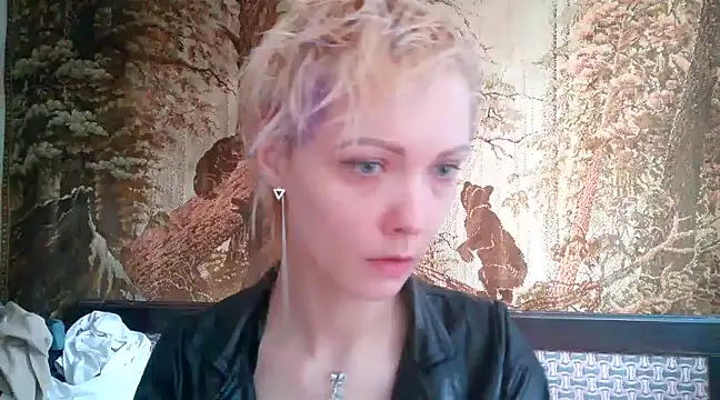 WildMissNiks online show from March 16, 8:32 am