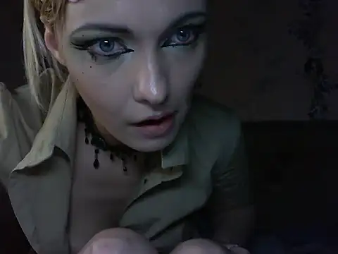 Snapshot of WildMissNiks chatting on June 13, 6:55 am WildMissNiks online show from June 13, 6:55 am