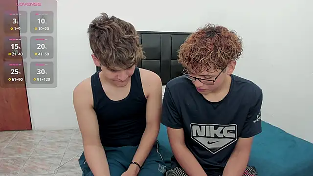 Snapshot of javieryalejandro chatting on December 4, 12:36 pm javieryalejandro online show from December 4, 12:36 pm