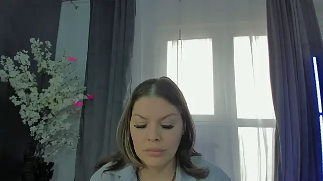 Snapshot of Raven_Luna chatting on December 5, 10:23 am Raven Luna online show from December 5, 10:23 am