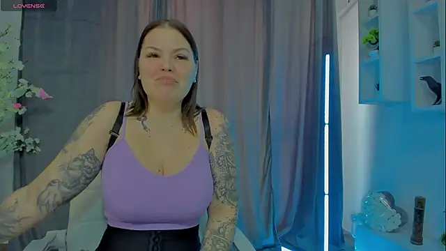 Snapshot of Raven_Luna chatting on January 10, 10:28 am Raven Luna online show from January 10, 10:28 am