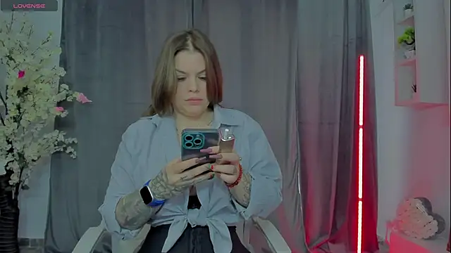 Snapshot of Raven_Luna chatting on January 13, 7:32 am Raven Luna online show from January 13, 7:32 am