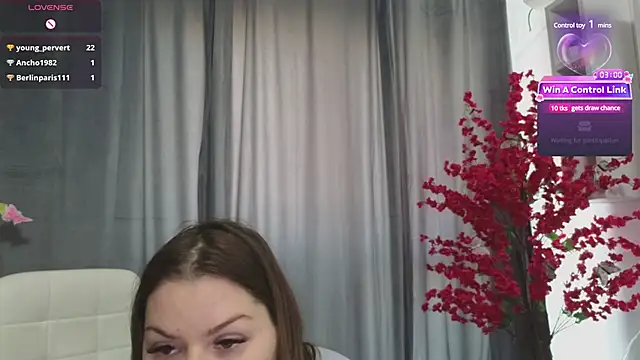 Snapshot of Raven_Luna chatting on February 20, 10:16 am Raven Luna online show from February 20, 10:16 am