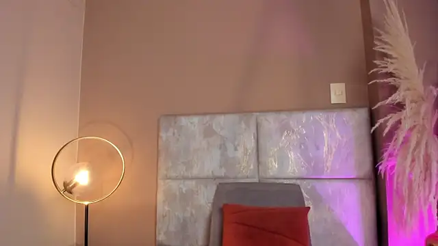 Snapshot of Christy_Sea chatting on November 12, 6:19 pm Christy Sea online show from November 12, 6:19 pm