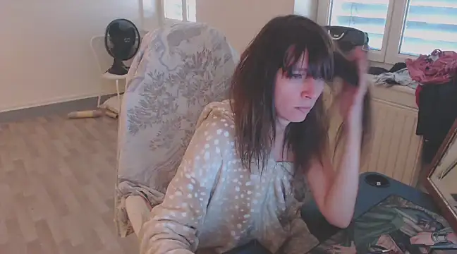 missthon0 online show from December 10, 11:43 am