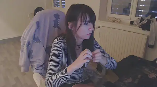 missthon0 online show from December 18, 4:17 pm