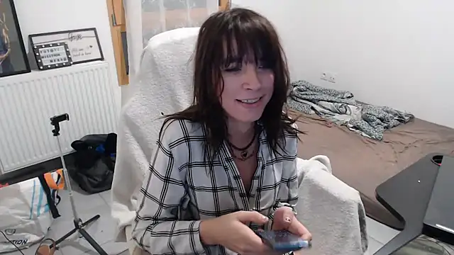 missthon0 online show from September 16, 5:30 am