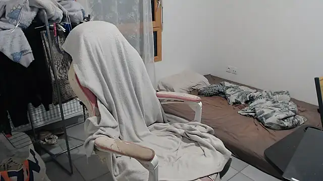 missthon0 online show from September 25, 11:14 am