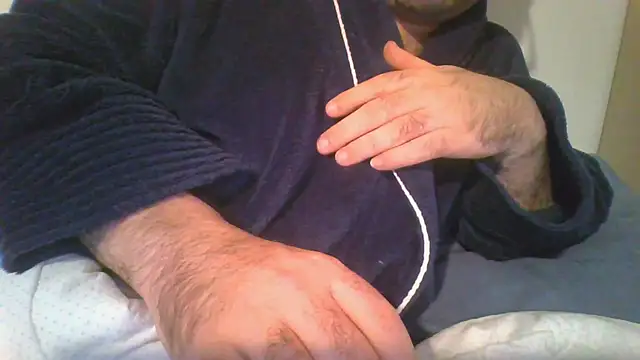 Snapshot of gerilom8787 chatting on February 19, 12:50 am gerilom8787 online show from February 19, 12:50 am