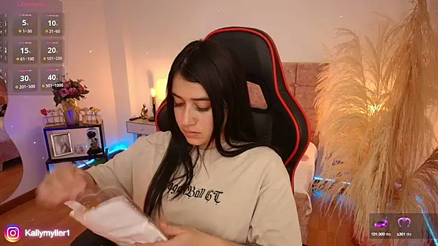 Snapshot of KallyMyller1 chatting on January 9, 7:50 pm KallyMyller1 online show from January 9, 7:50 pm