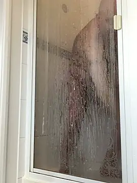 Snapshot of Free2cum4u chatting on March 15, 10:24 am Free2cum4u online show from March 15, 10:24 am