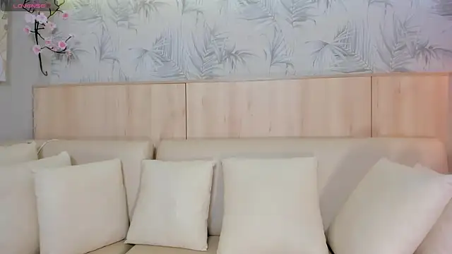 maryevans  online show from October 27, 12:42 pm