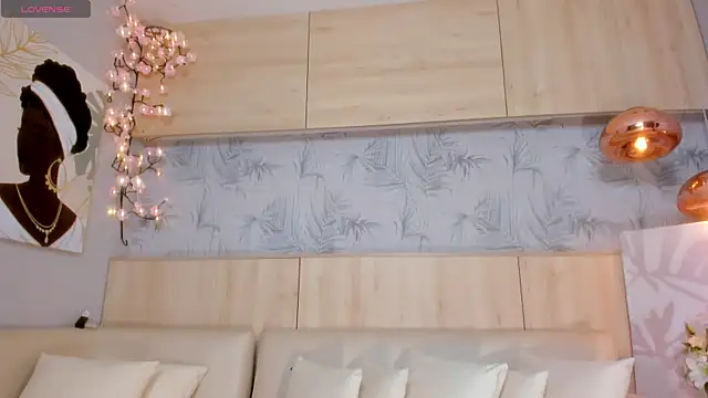 maryevans  online show from October 29, 1:02 pm