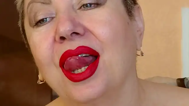 LadyPosh online show from November 7, 9:48 pm