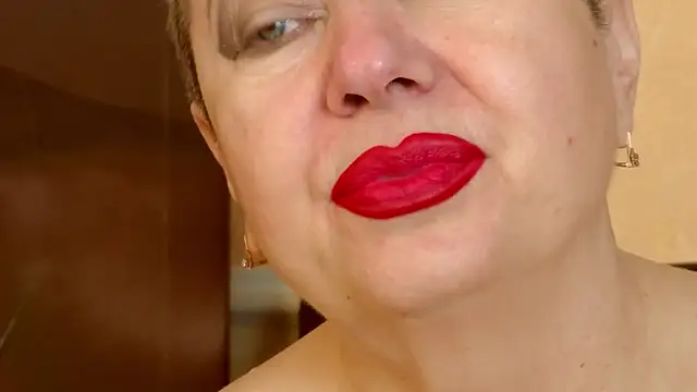 LadyPosh online show from January 15, 8:45 pm